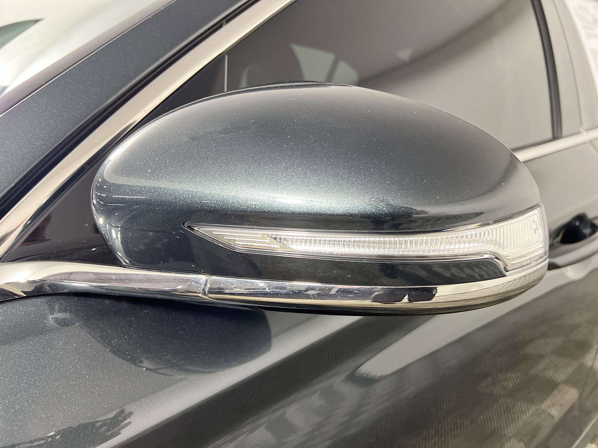 Used 2023 Genesis G70 2.0T image 13