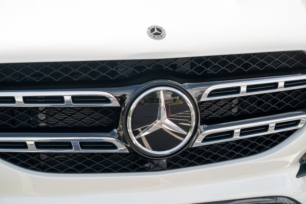 Used 2023 Mercedes-Benz GLS 580 4MATIC image 6
