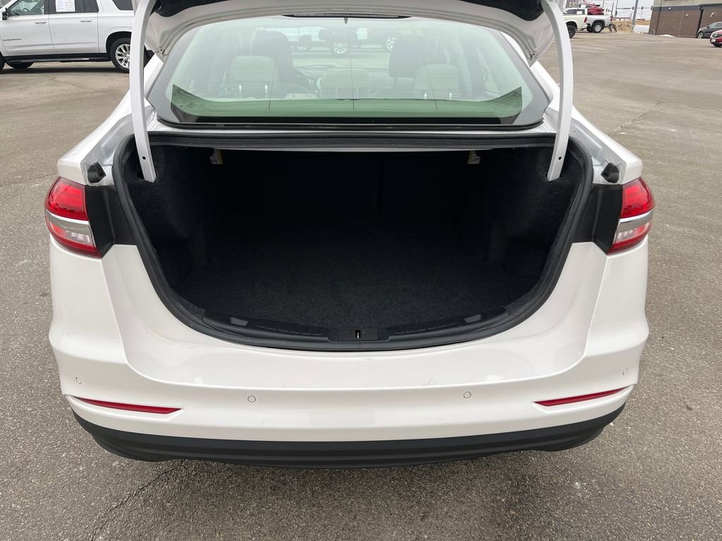 Used 2020 Ford Fusion SE image 27