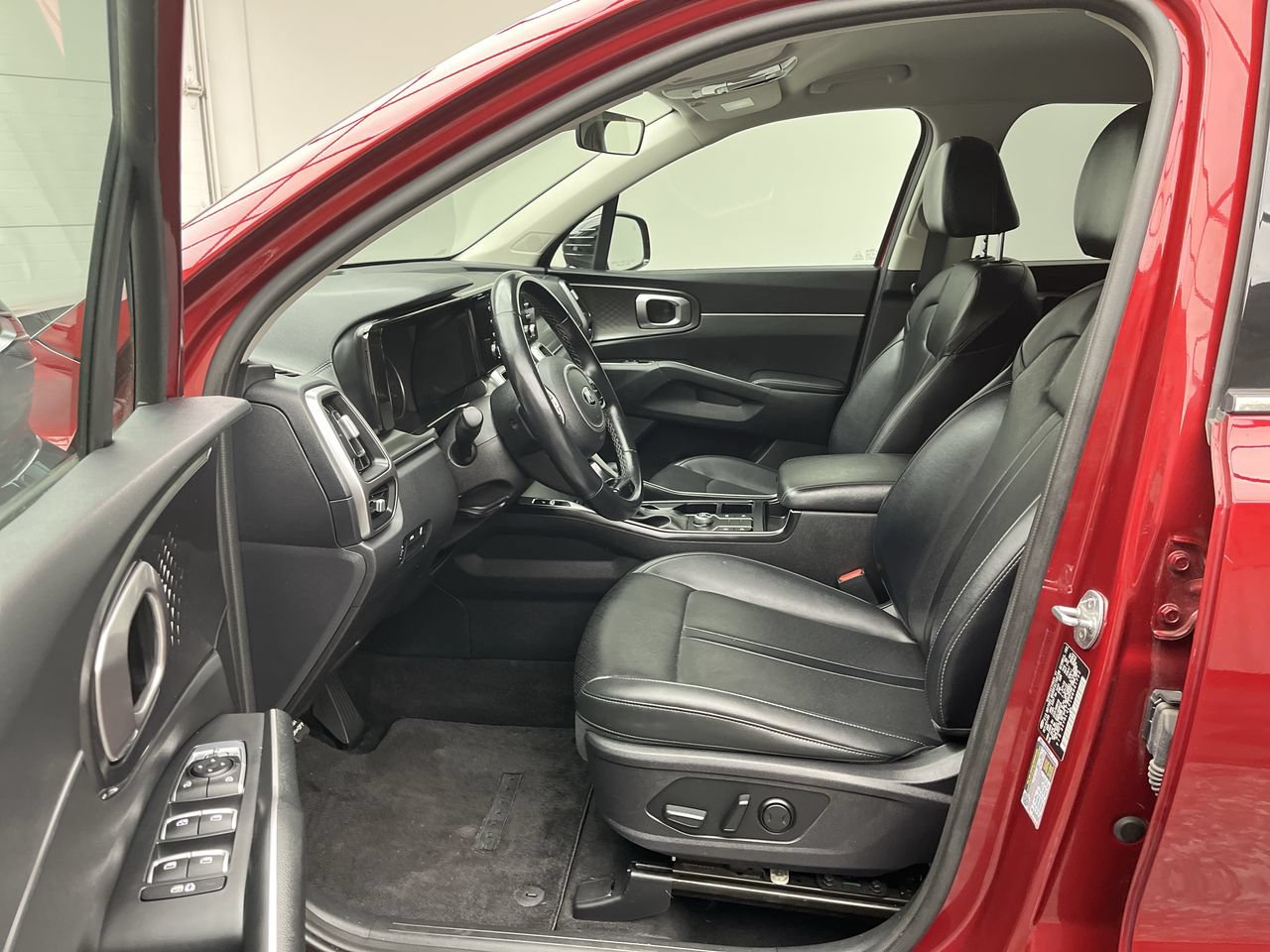 Used 2021 Kia Sorento S FWD image 3