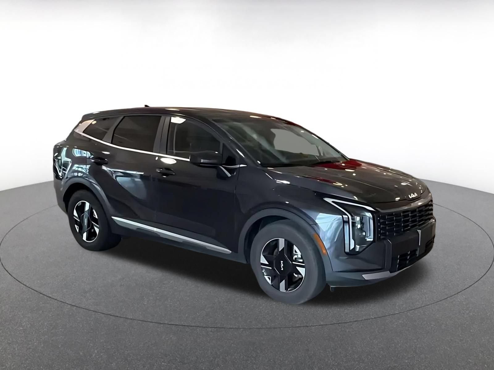 Used 2026 Kia Sportage LX FWD image 2
