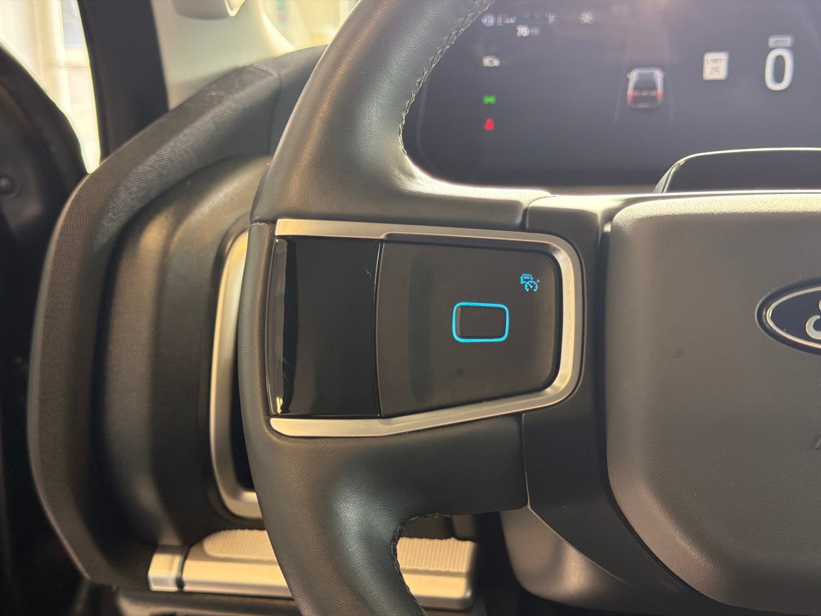 Used 2025 Ford Expedition Active AWD/4WD image 26