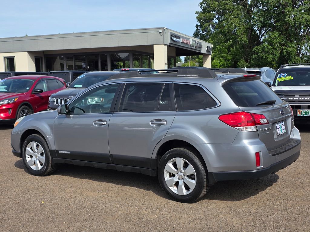 Used 2011 Subaru Outback 2.5i Limited AWD/4WD image 2