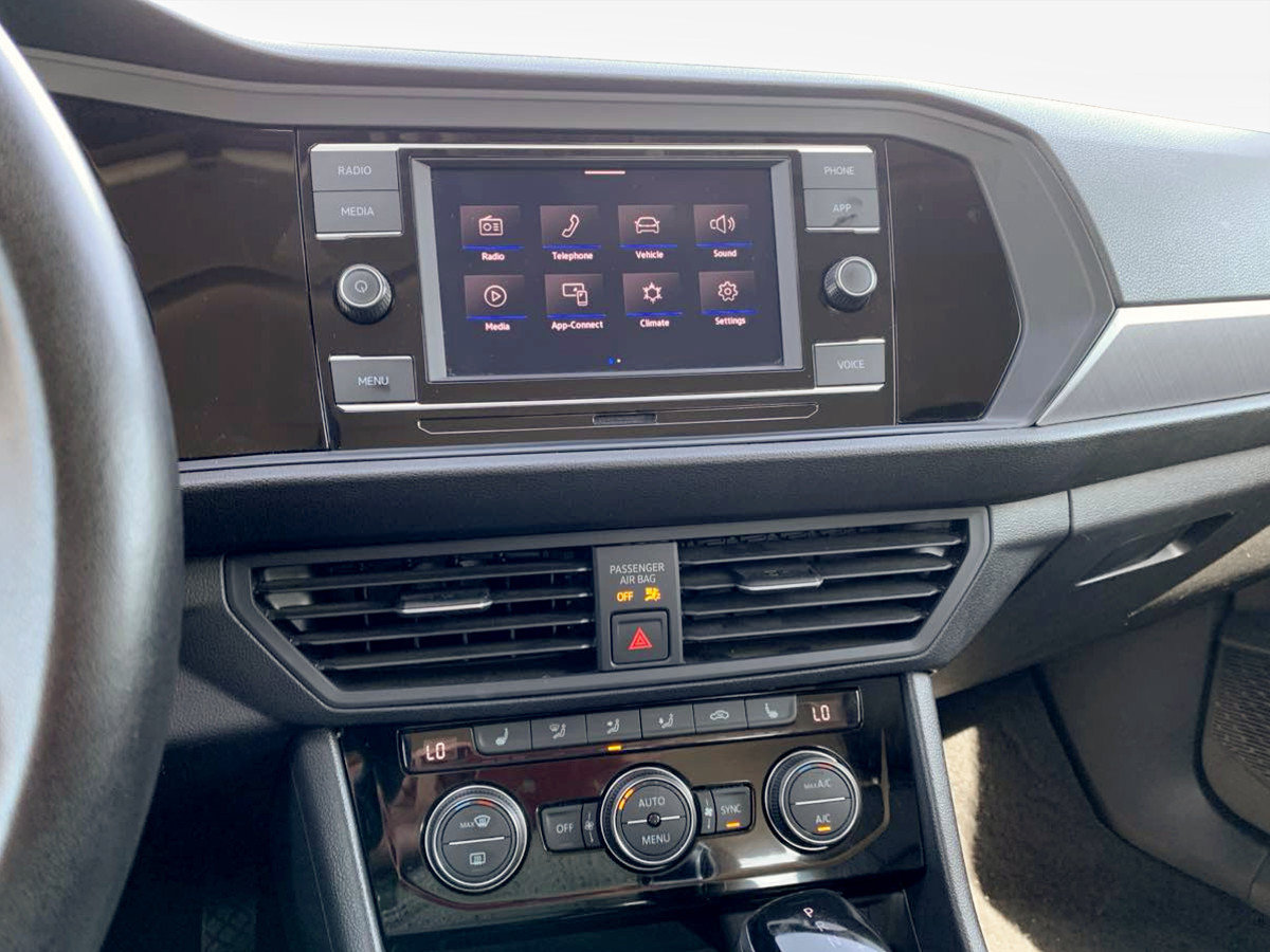 Used 2024 Volkswagen Jetta SE FWD image 26