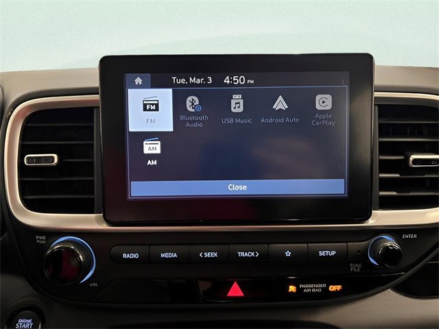 Used 2025 Hyundai Venue SEL image 23