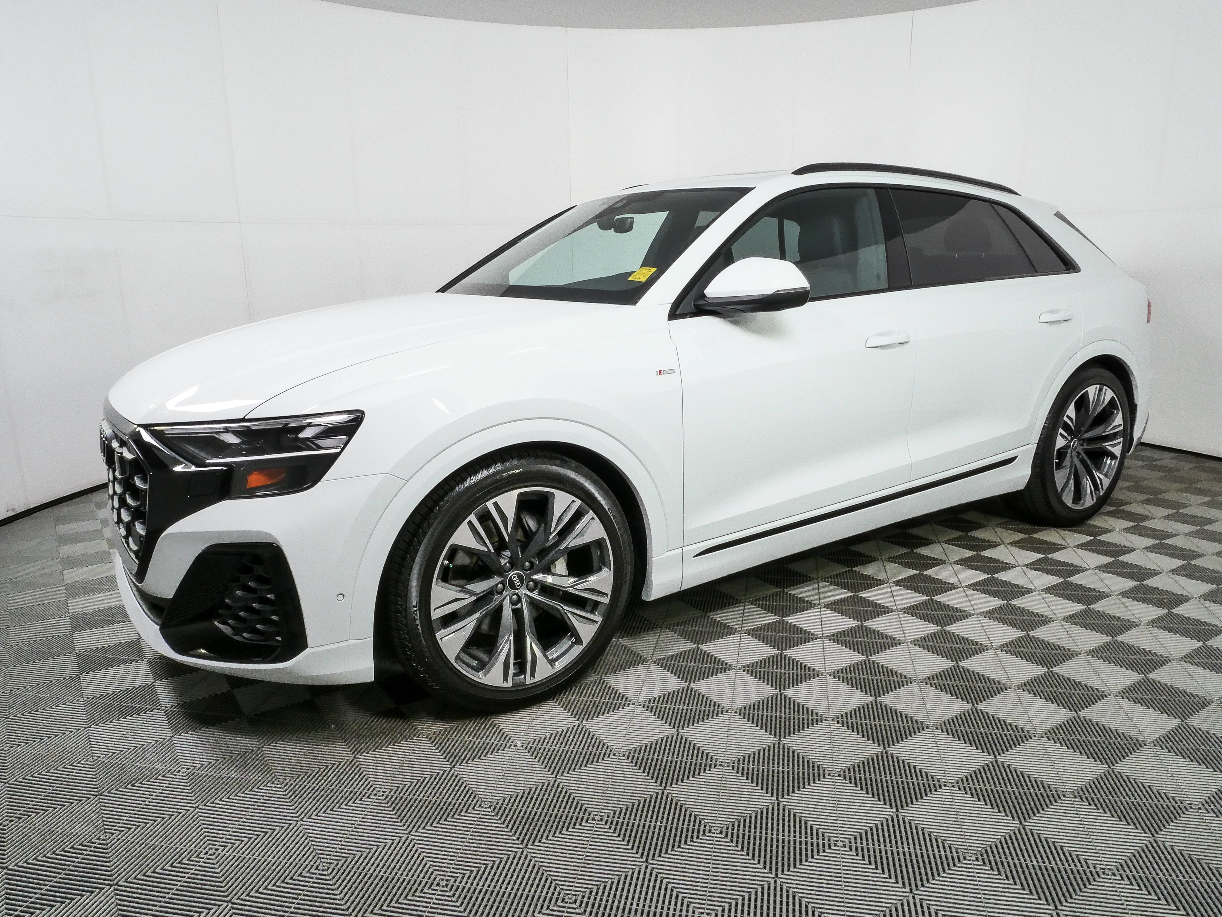 Used 2026 Audi Q8 Premium Plus AWD/4WD image 29