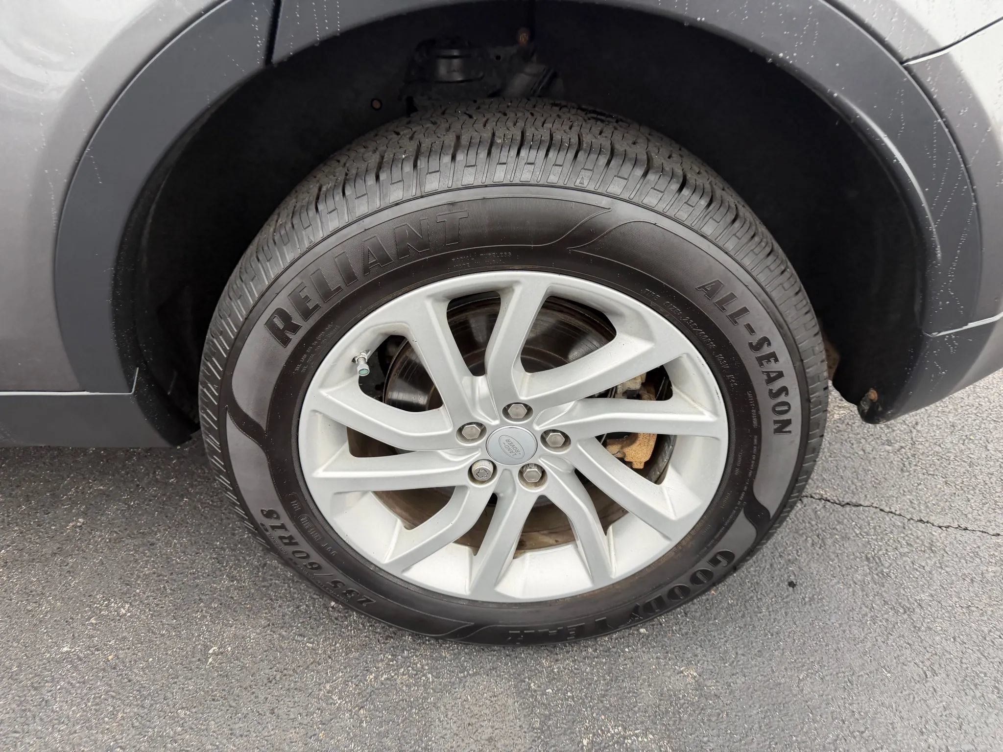 Used 2018 Land Rover Discovery Sport HSE AWD/4WD image 48