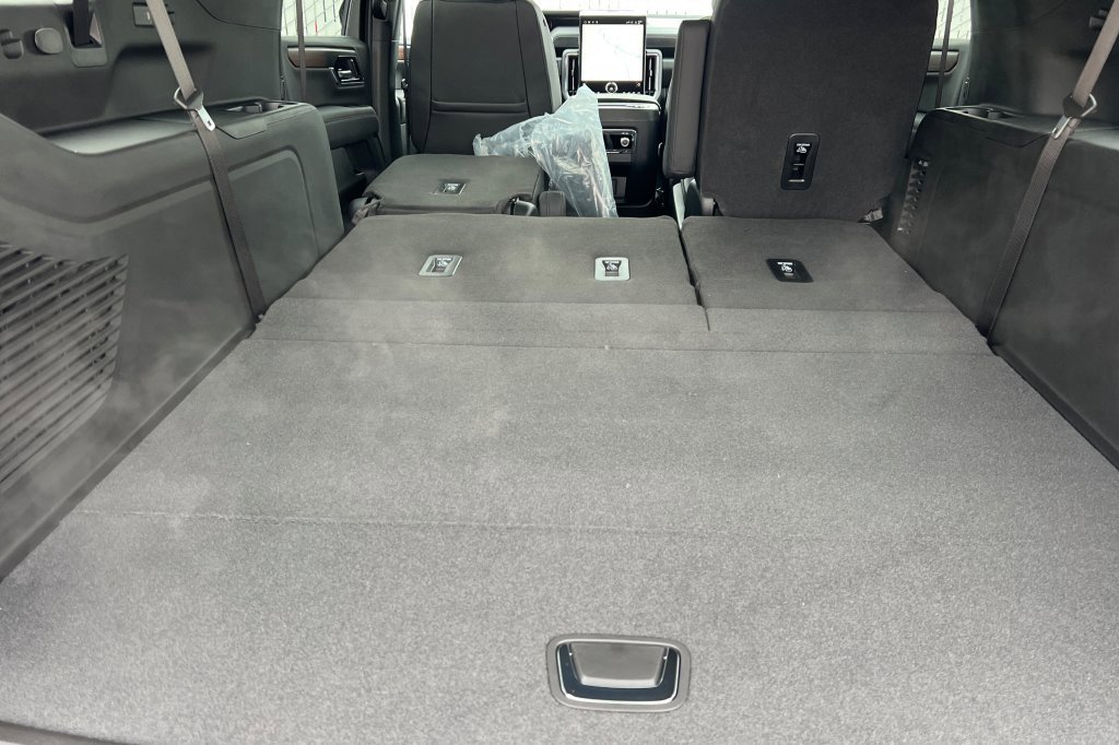 New 2026 GMC Yukon XL Denali image 13
