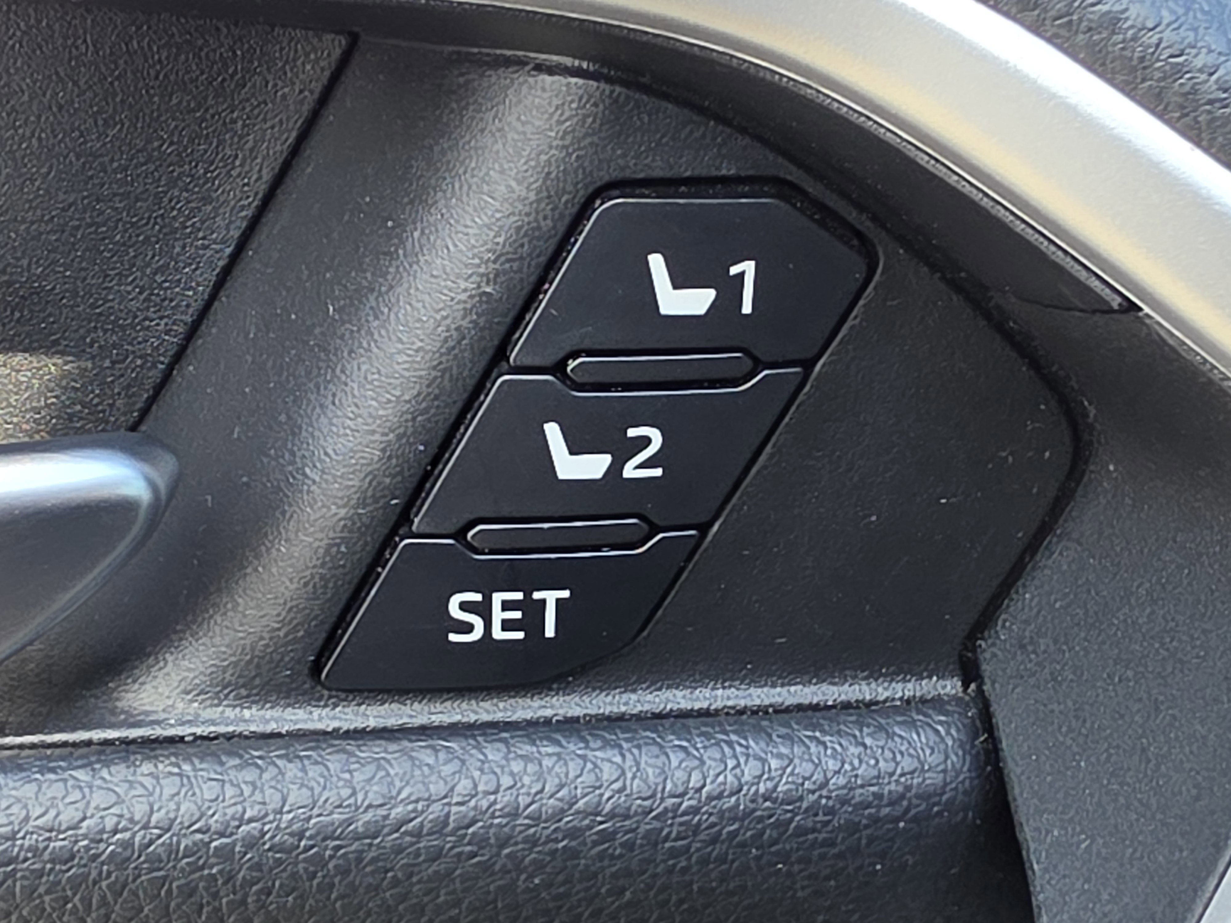 Certified 2023 Toyota RAV4 Limited w/ Limited Grade Weather Package AWD/4WD image 15