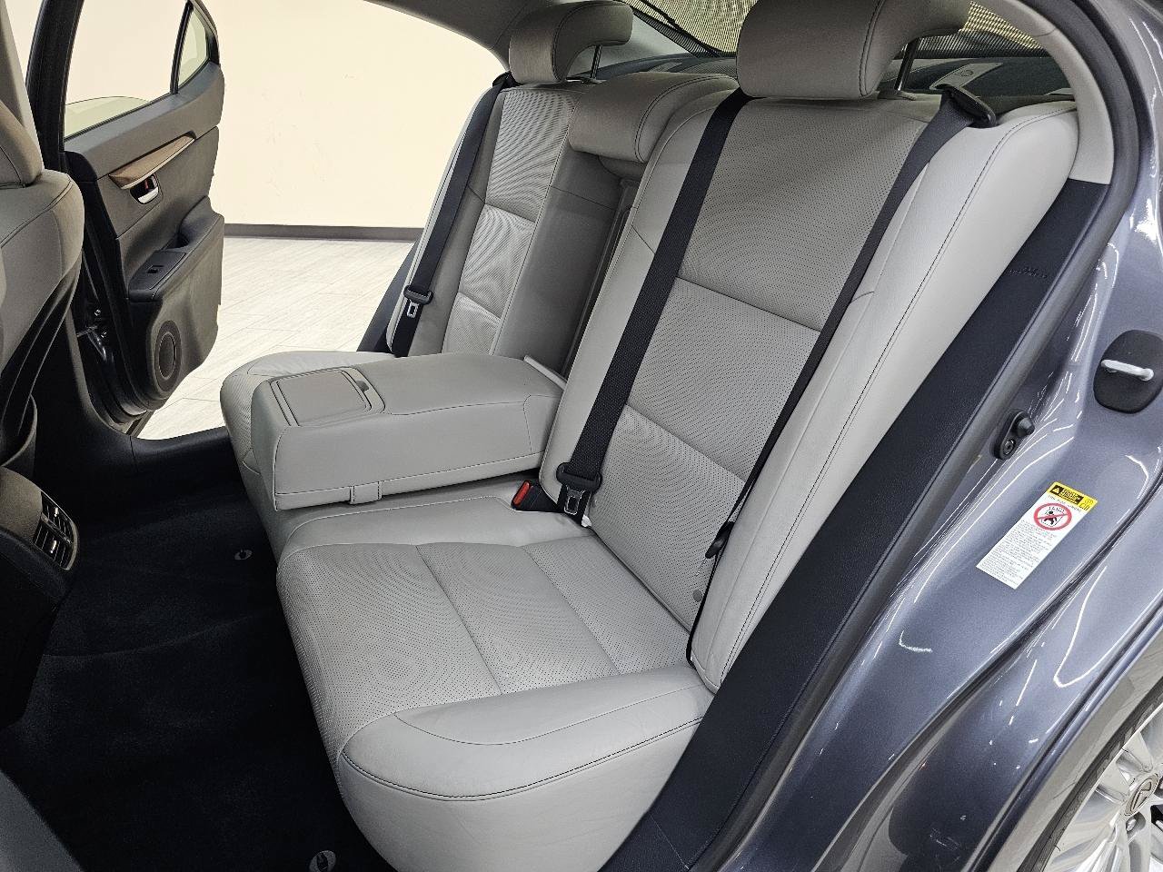 Used 2015 Lexus ES 350 w/ Luxury Package FWD image 24