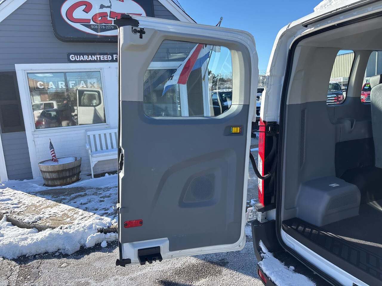 Used 2017 Ford Transit 350 XLT image 25