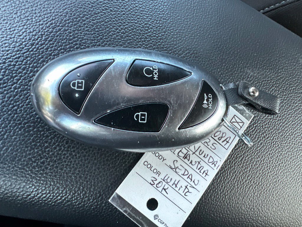 Used 2025 Hyundai Elantra SEL FWD image 19