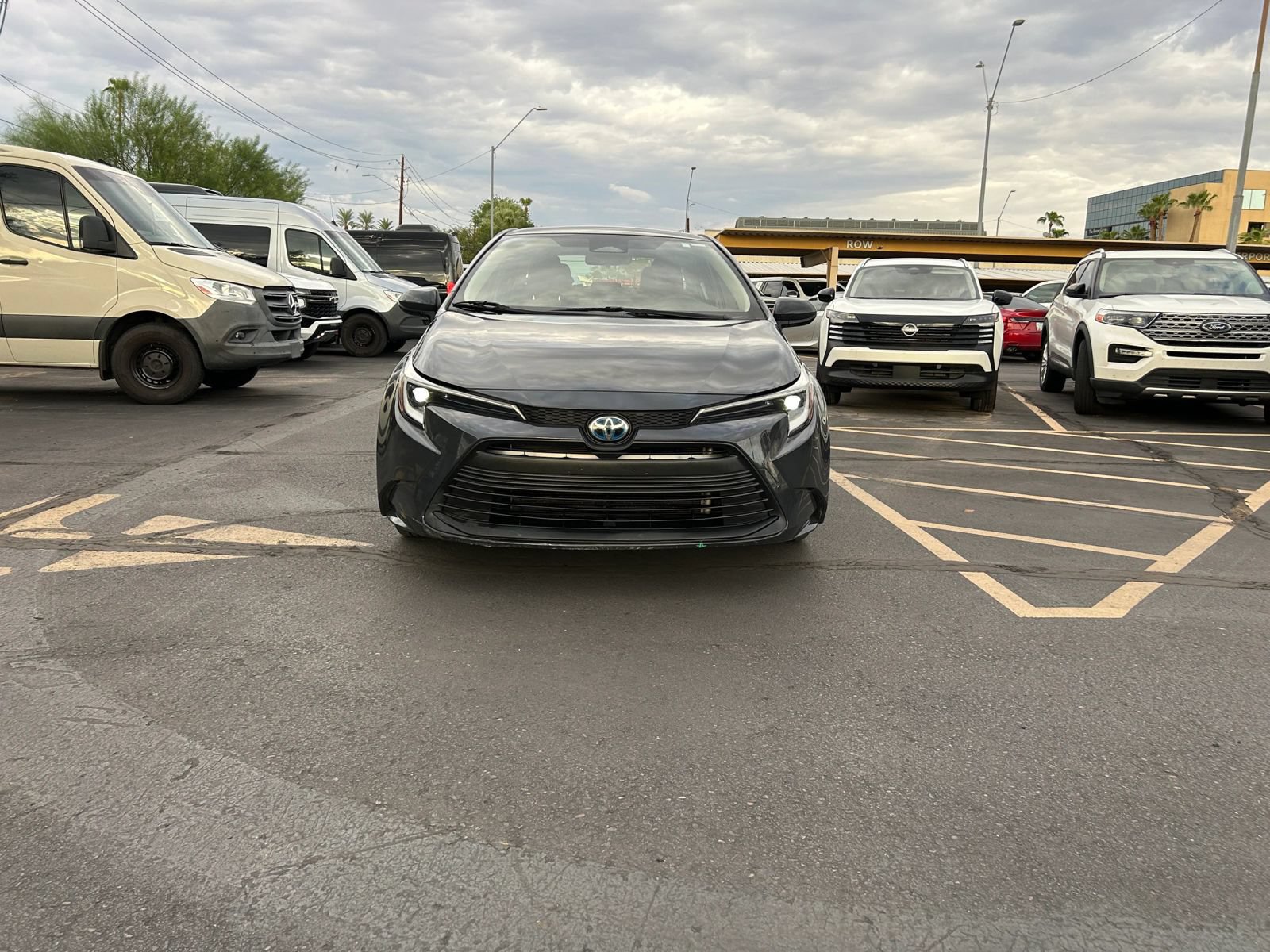 Used 2023 Toyota Corolla LE FWD image 2
