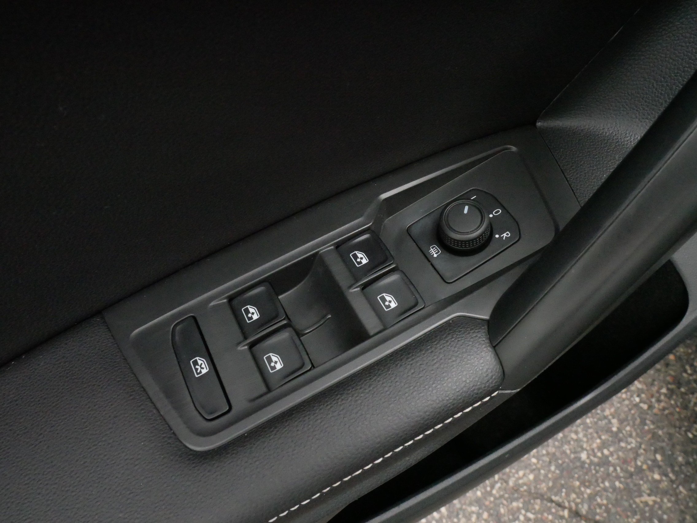 Certified 2024 Volkswagen Tiguan S AWD/4WD image 19