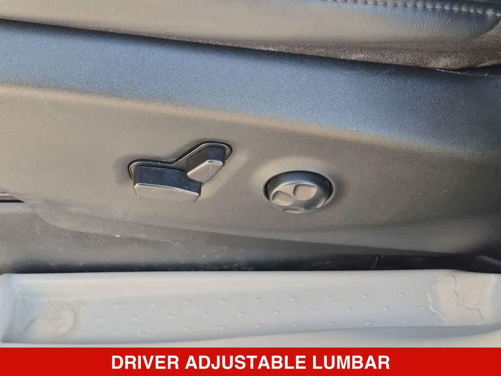 Used 2024 Chrysler Pacifica Limited FWD image 16