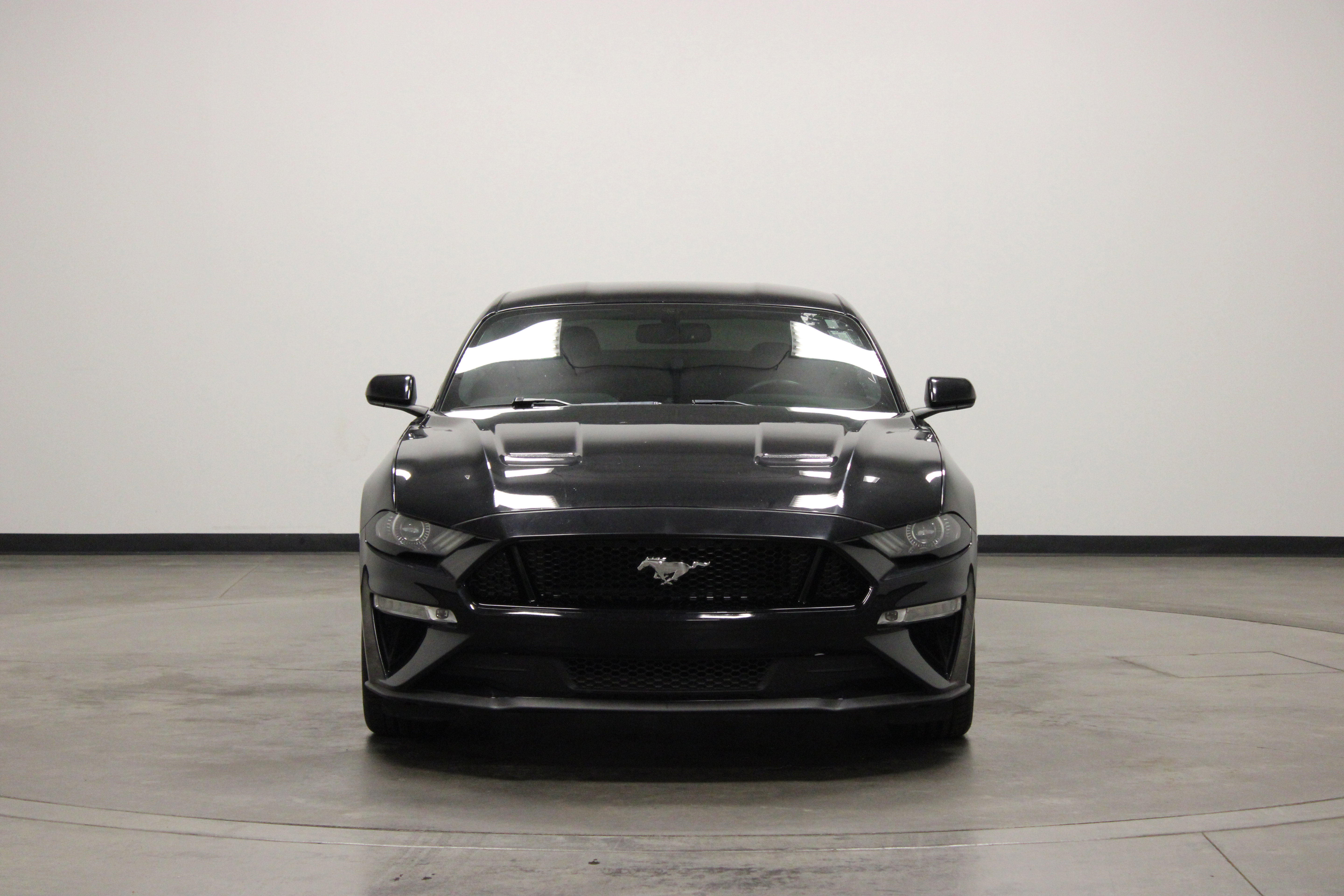Used 2019 Ford Mustang GT RWD image 3