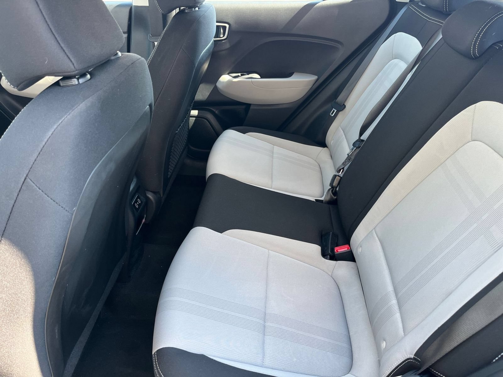 Used 2026 Hyundai Venue SEL FWD image 29