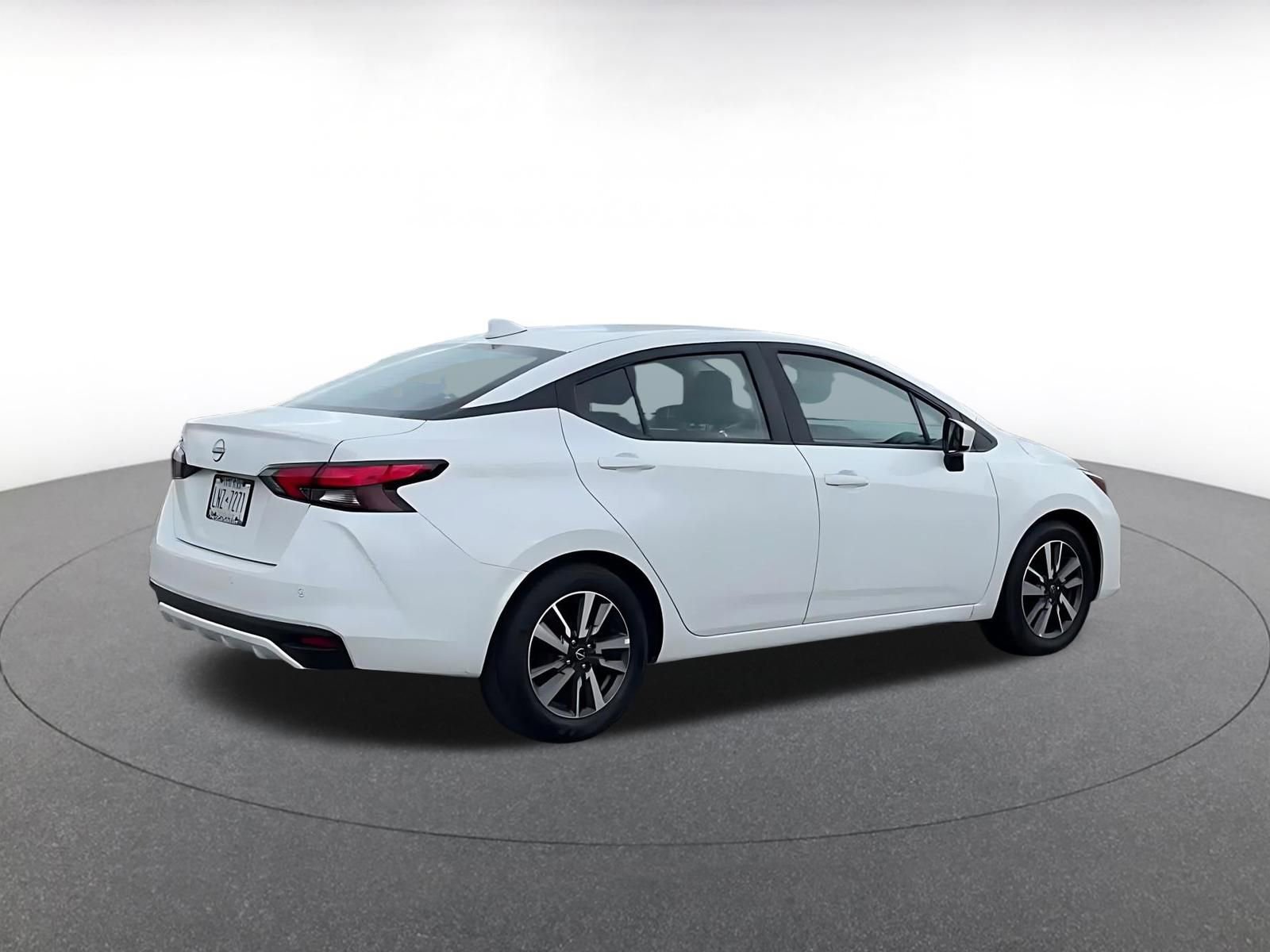 Used 2025 Nissan Versa SV image 14