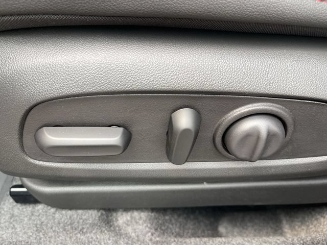 New 2026 Chevrolet Trax RS w/ Sunroof Package FWD image 12