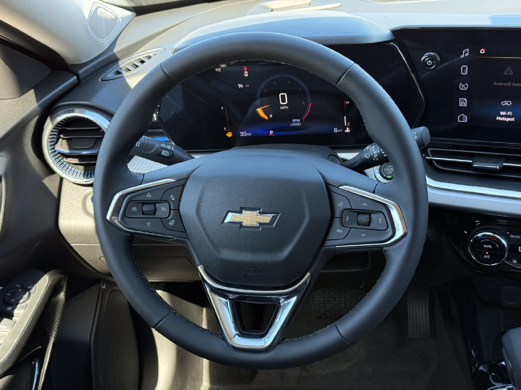 New 2026 Chevrolet Trax LT w/ LT Convenience Package FWD image 12