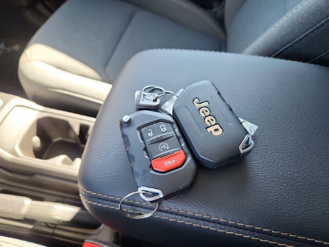 Used 2025 Jeep Wrangler Unlimited Sahara AWD/4WD image 47