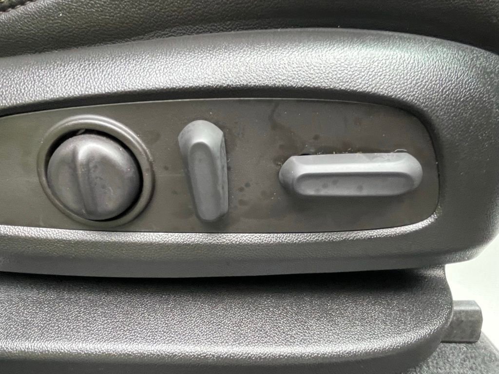 Used 2023 Chevrolet Traverse High Country w/ LPO, Floor Liner Package AWD/4WD image 14