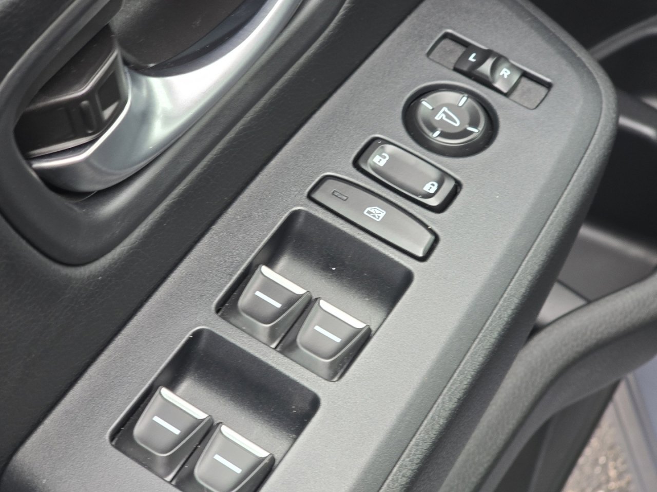 Used 2025 Honda Pilot Touring image 27