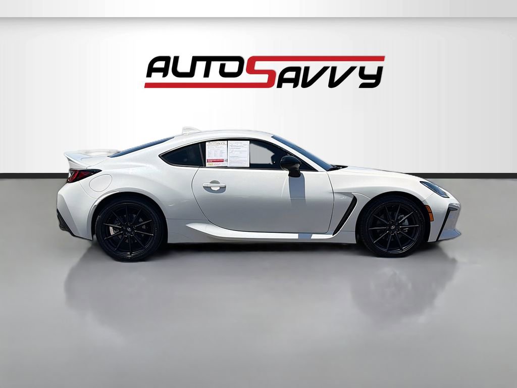 Used 2024 Toyota GR86 Premium RWD image 8