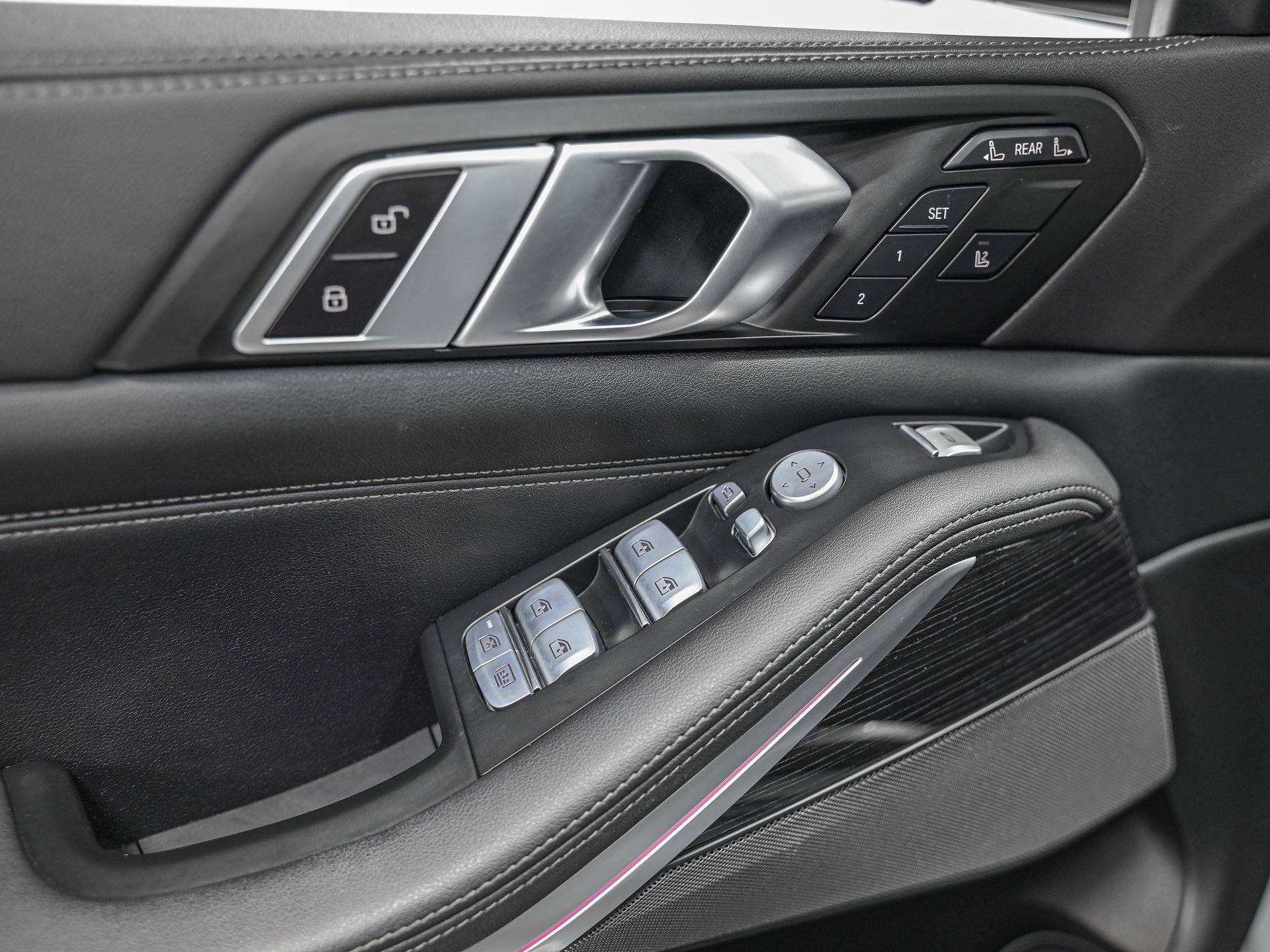 Used 2023 BMW X7 xDrive40i w/ M Sport Package image 13