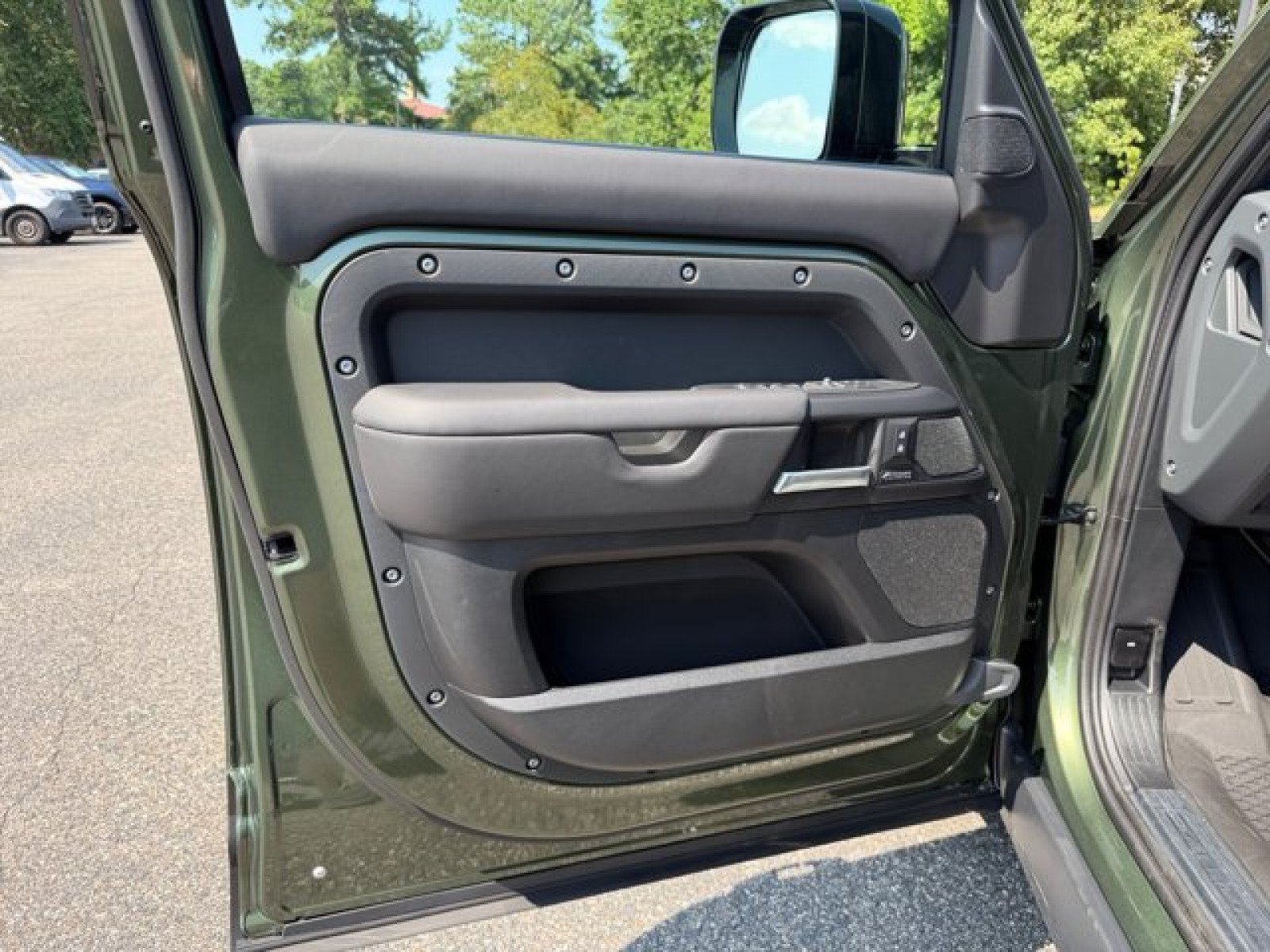 New 2026 Land Rover Defender 110 X-Dynamic SE AWD/4WD image 20