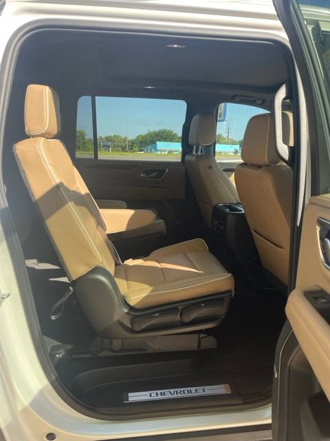Used 2021 Chevrolet Suburban Premier w/ Texas Edition RWD image 20