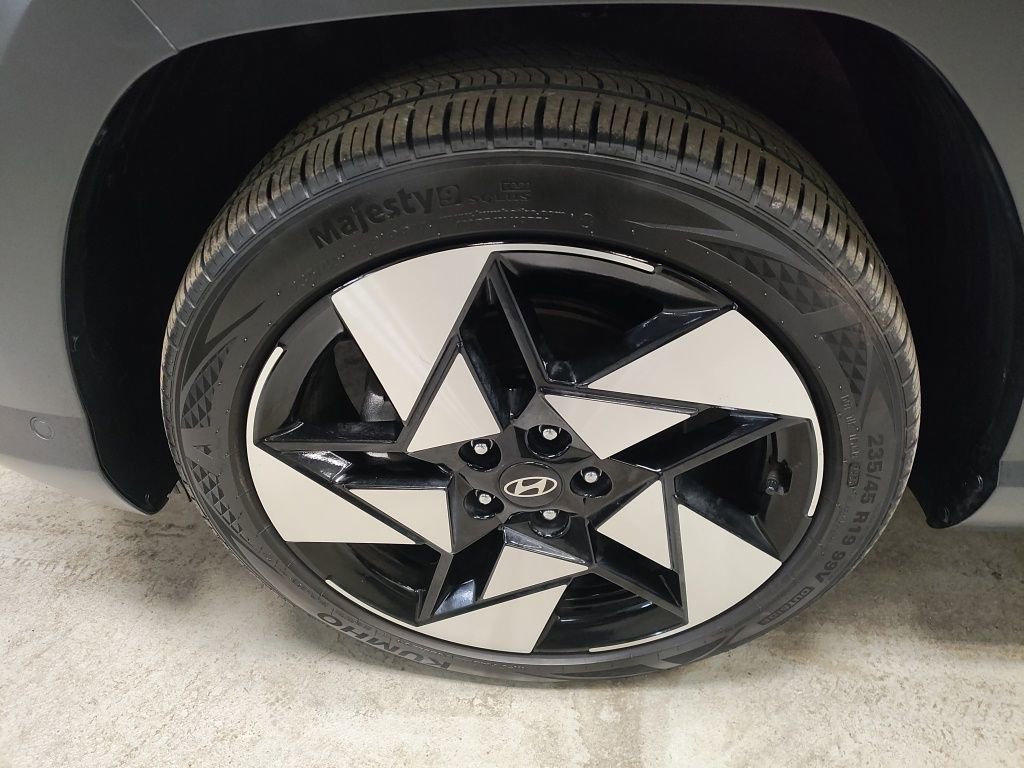 Used 2024 Hyundai Kona Limited image 20