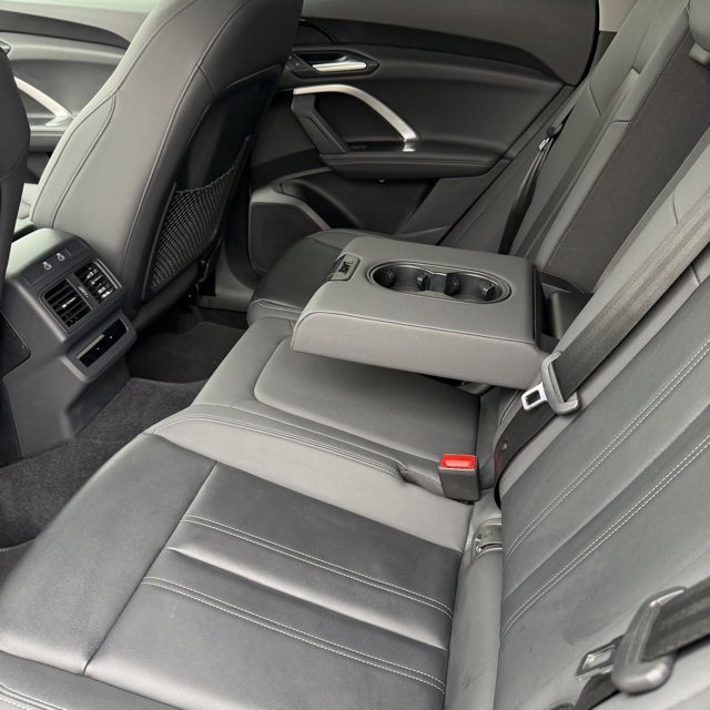 Used 2025 Audi Q5 Premium w/ Convenience Package image 21