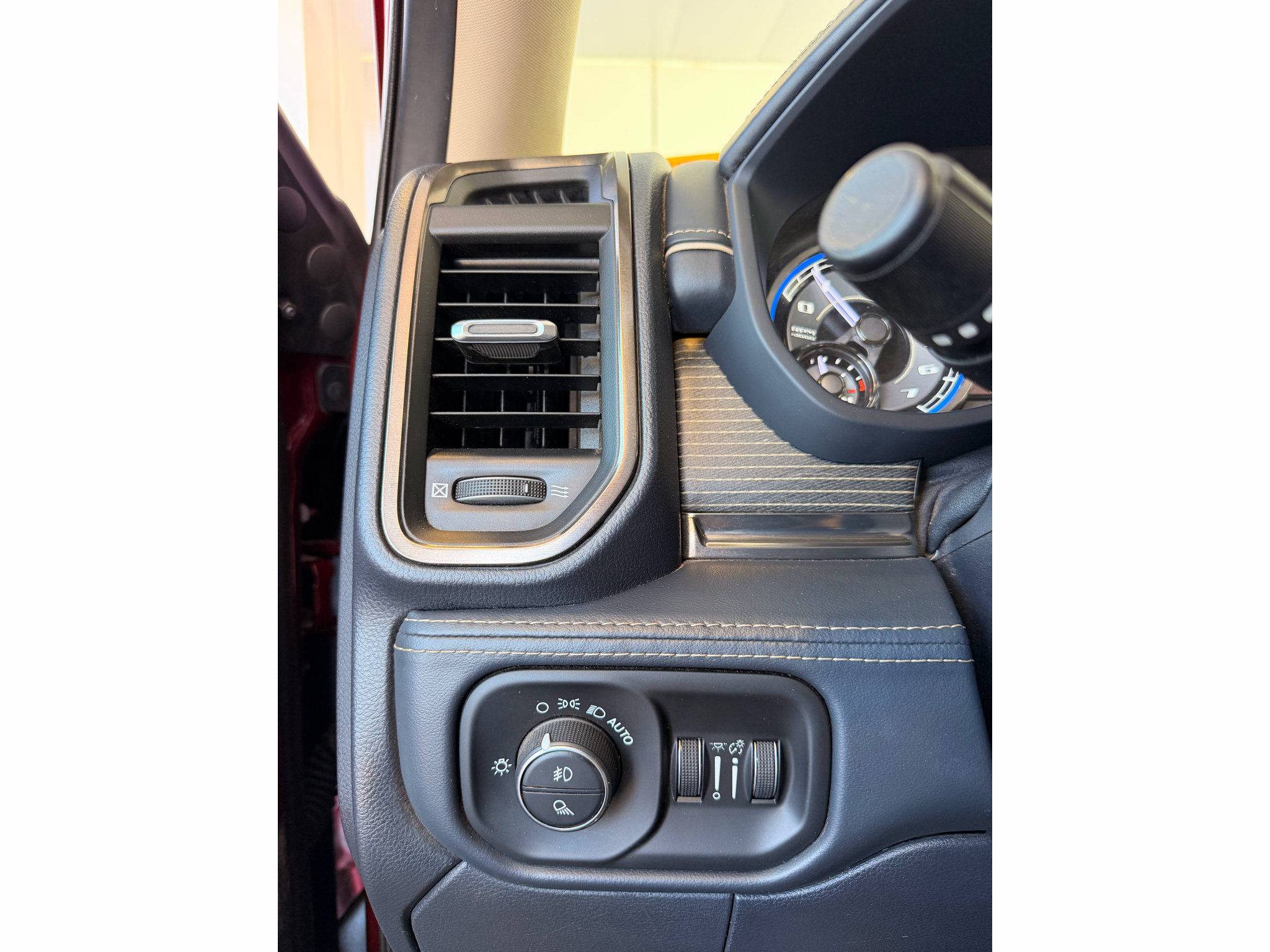 Used 2020 RAM 2500 Limited AWD/4WD image 8