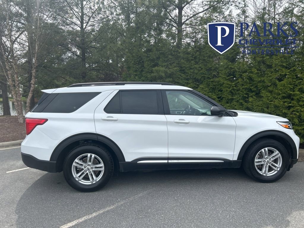 Used 2024 Ford Explorer XLT w/ Equipment Group 202A image 27