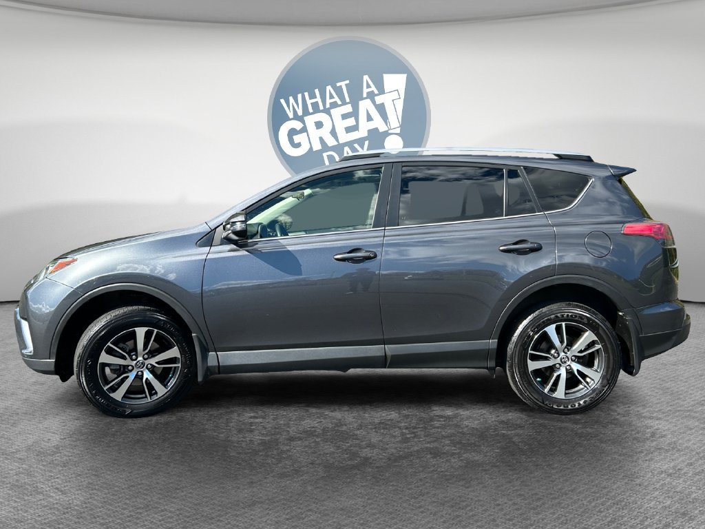 Used 2018 Toyota RAV4 XLE w/ Plus Extra Value Package AWD/4WD image 7