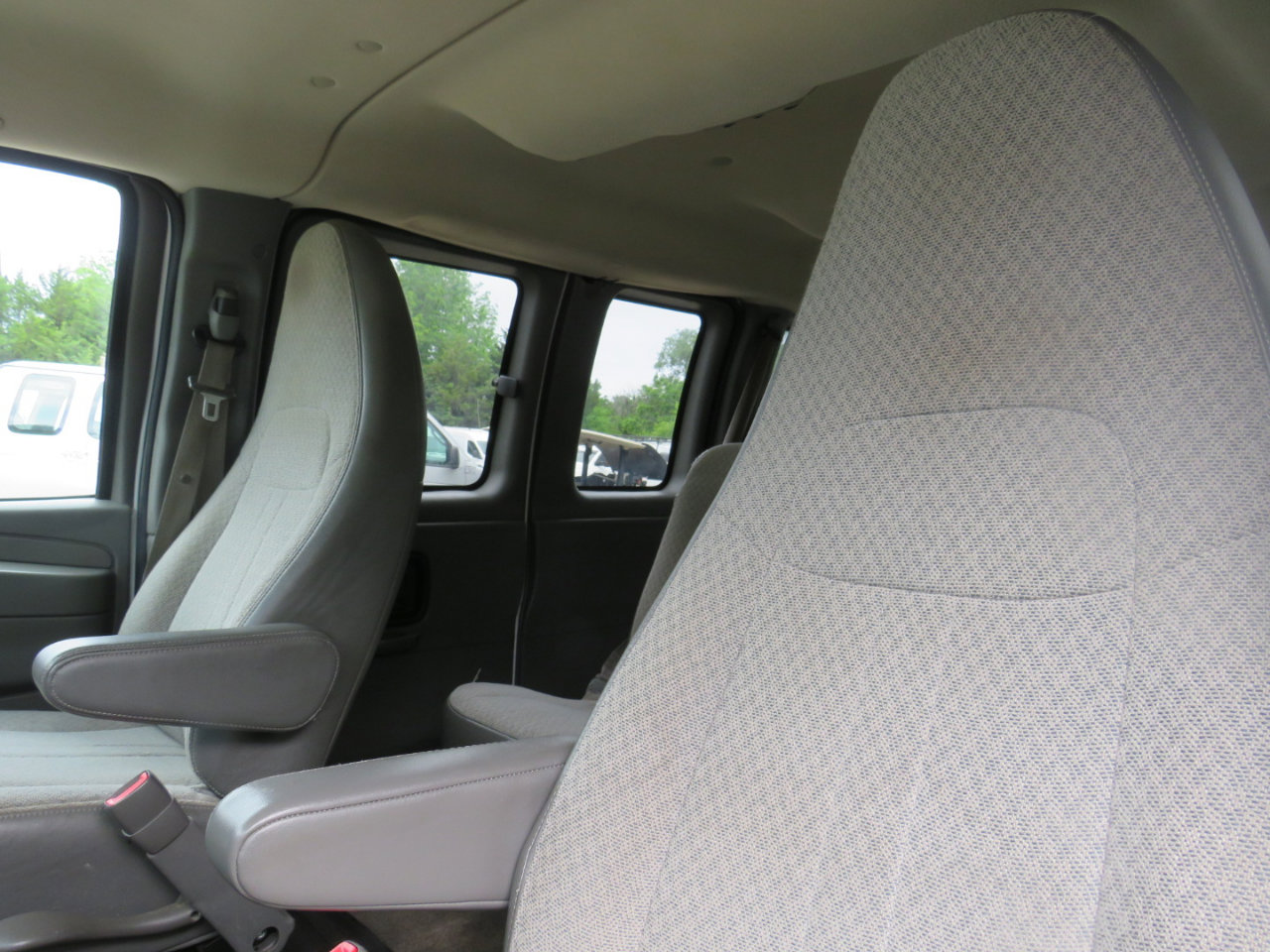 Used 2014 Chevrolet Express 2500 LT w/ LT Preferred Equipment Group RWD image 15