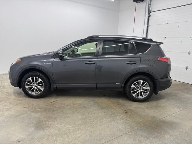 Used 2017 Toyota RAV4 XLE w/ All Weather Liner Package AWD/4WD image 8