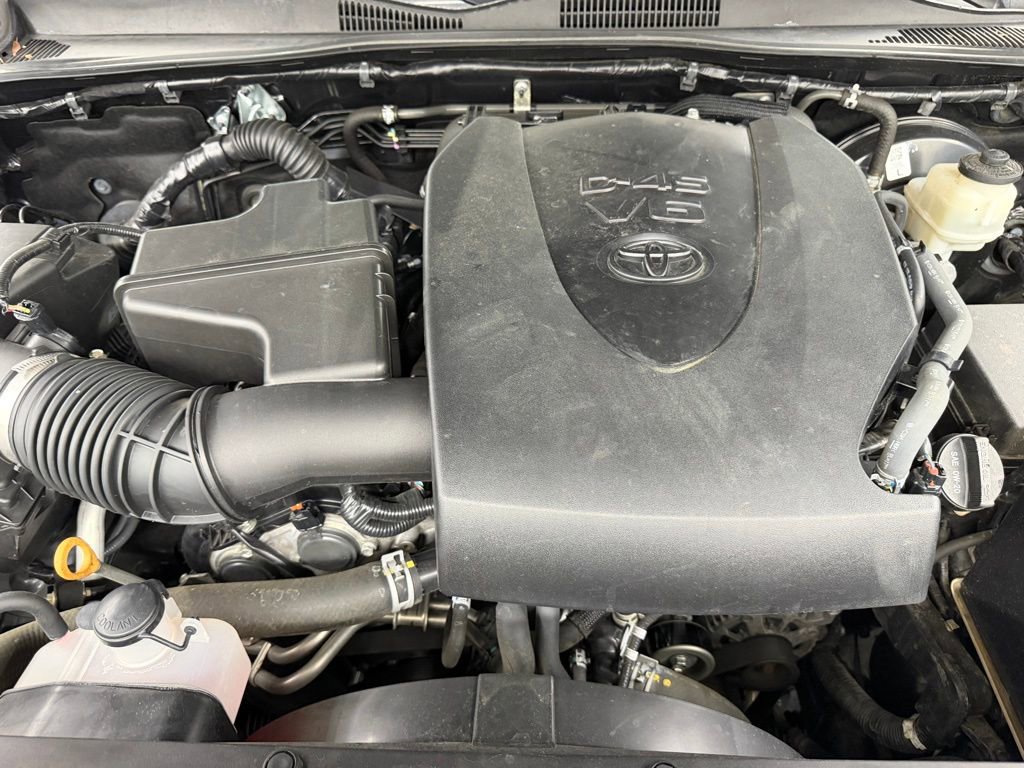 Used 2022 Toyota Tacoma TRD Off-Road w/ Technology Package image 38