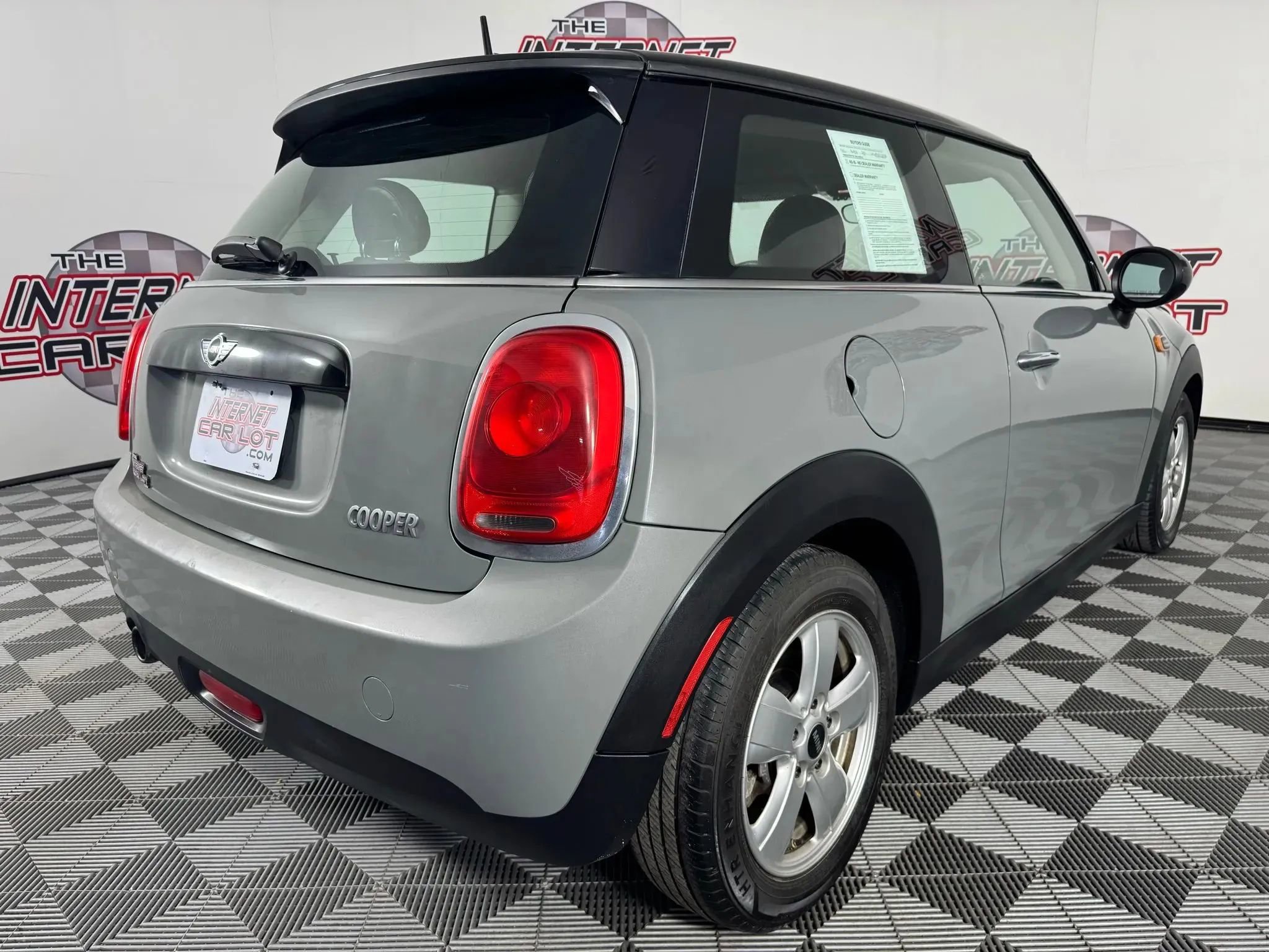 Used 2016 MINI Cooper 2-Door Hardtop image 23