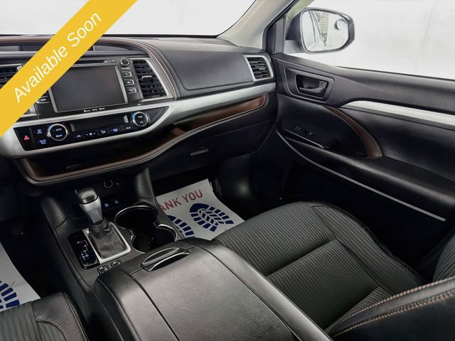 Used 2016 Toyota Highlander Plus AWD/4WD image 22