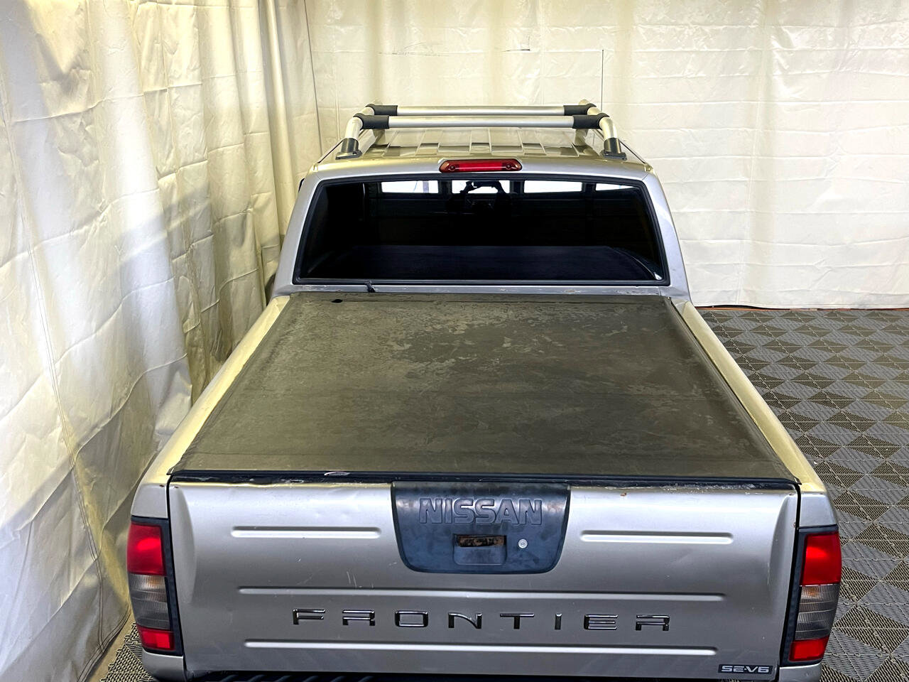 Used 2001 Nissan Frontier SE image 7