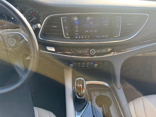 Used 2020 Buick Enclave Essence w/ Sound and Sites Package AWD/4WD image 17