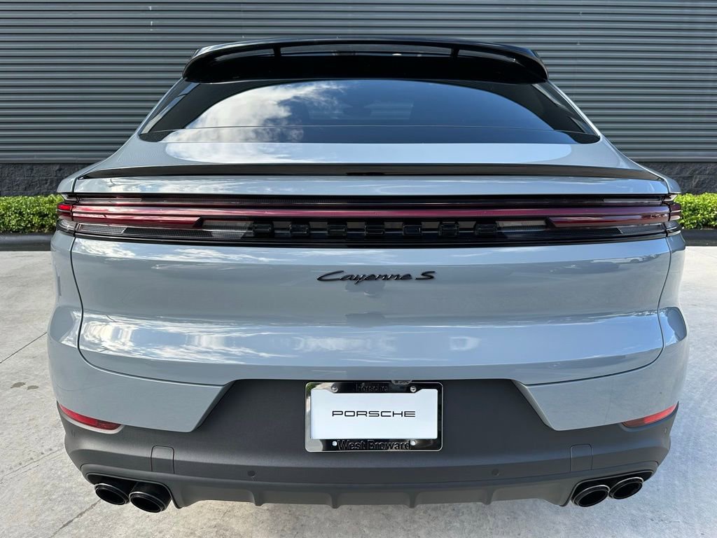 Used 2025 Porsche Cayenne S image 12