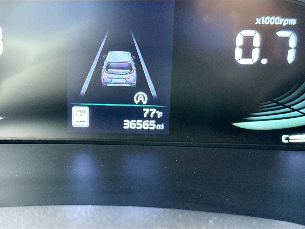 Used 2025 Kia Soul LX w/ LX Technology Package image 12