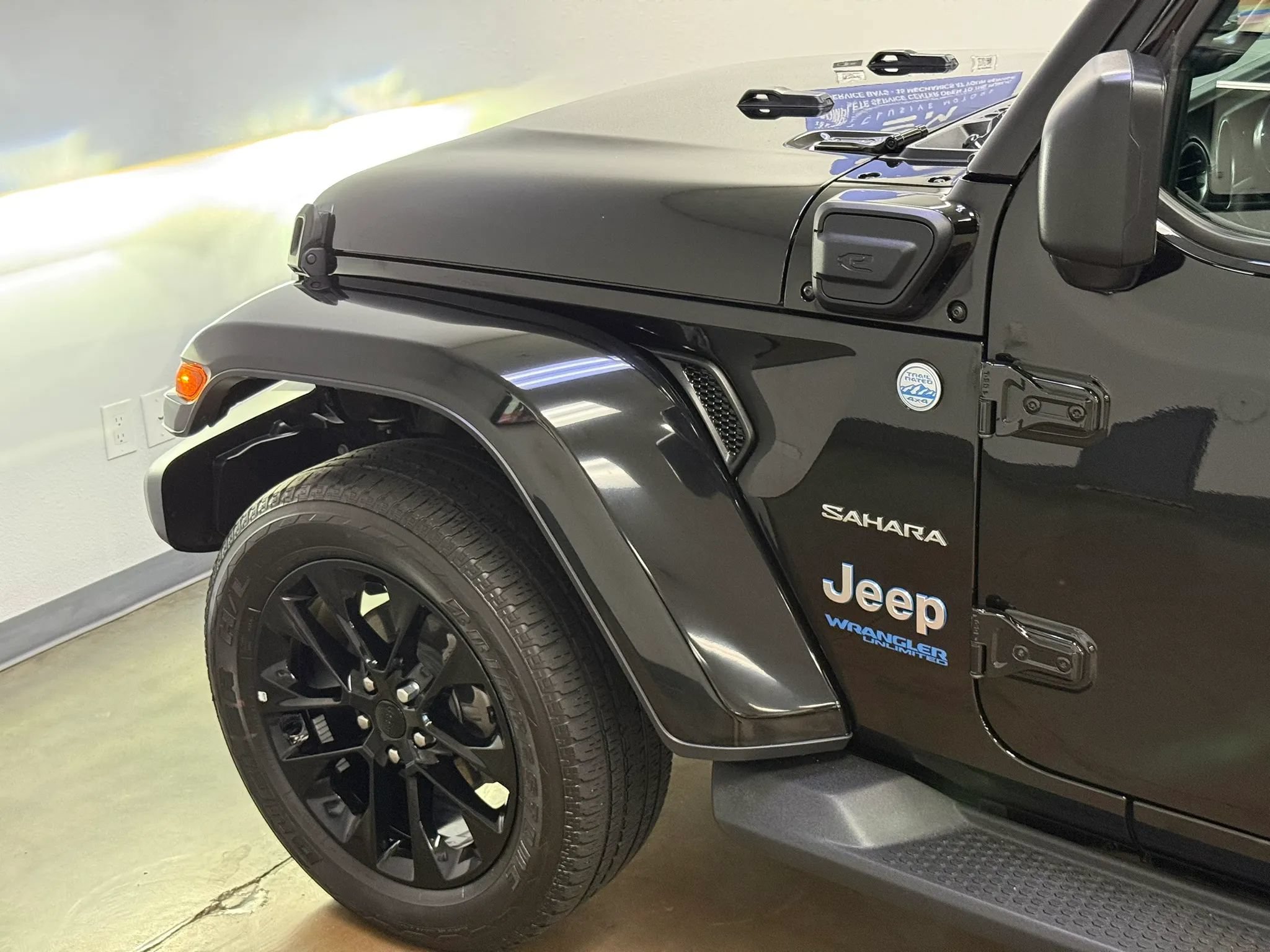 Used 2022 Jeep Wrangler Unlimited Sahara w/ Cold Weather Group AWD/4WD image 8