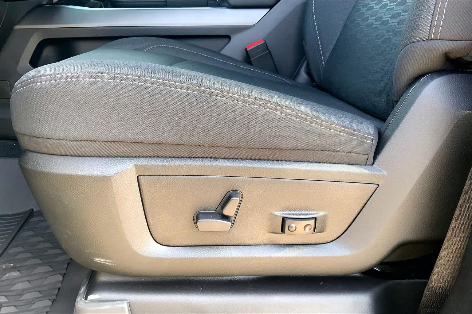 New 2026 RAM 3500 Lone Star AWD/4WD image 17