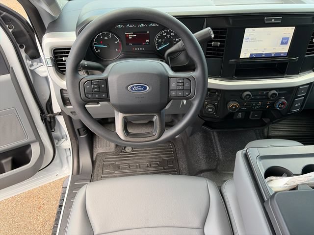 New 2026 Ford F550 4x4 Supercab Super Duty image 9