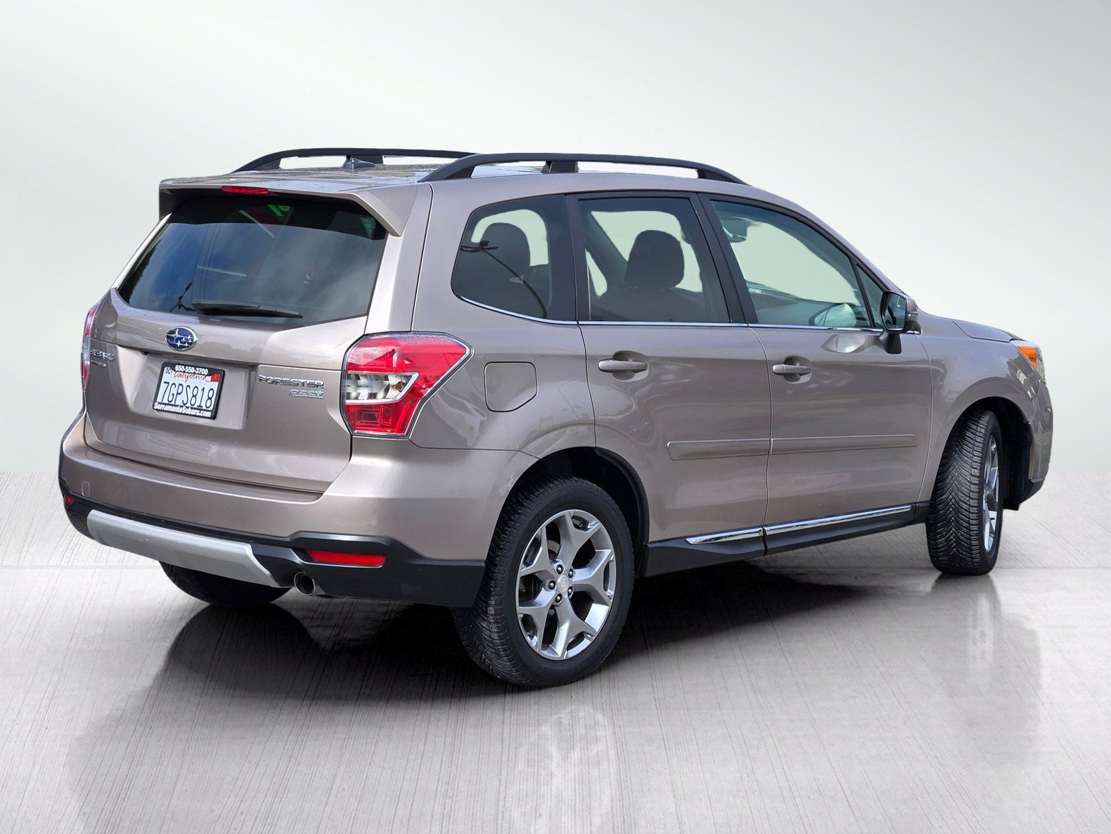 Used 2015 Subaru Forester 2.5i Touring AWD/4WD image 4