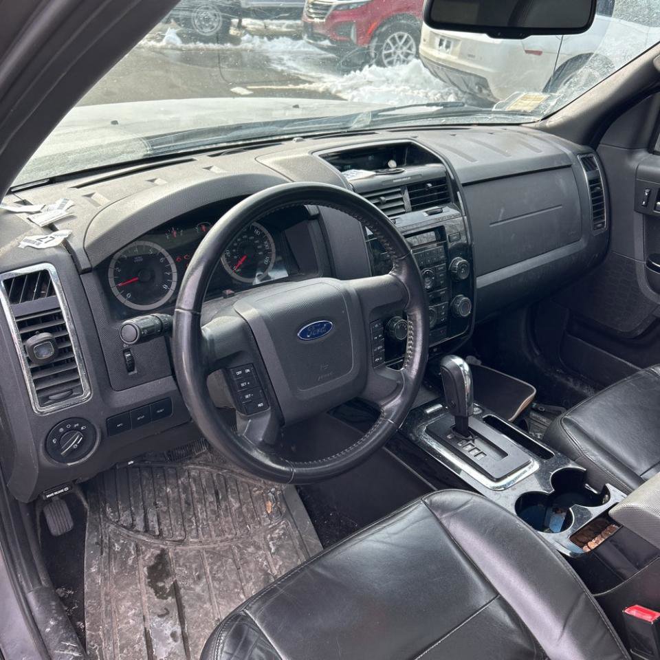 Used 2011 Ford Escape Limited w/ 301A Rapid Spec Order Code AWD/4WD image 8